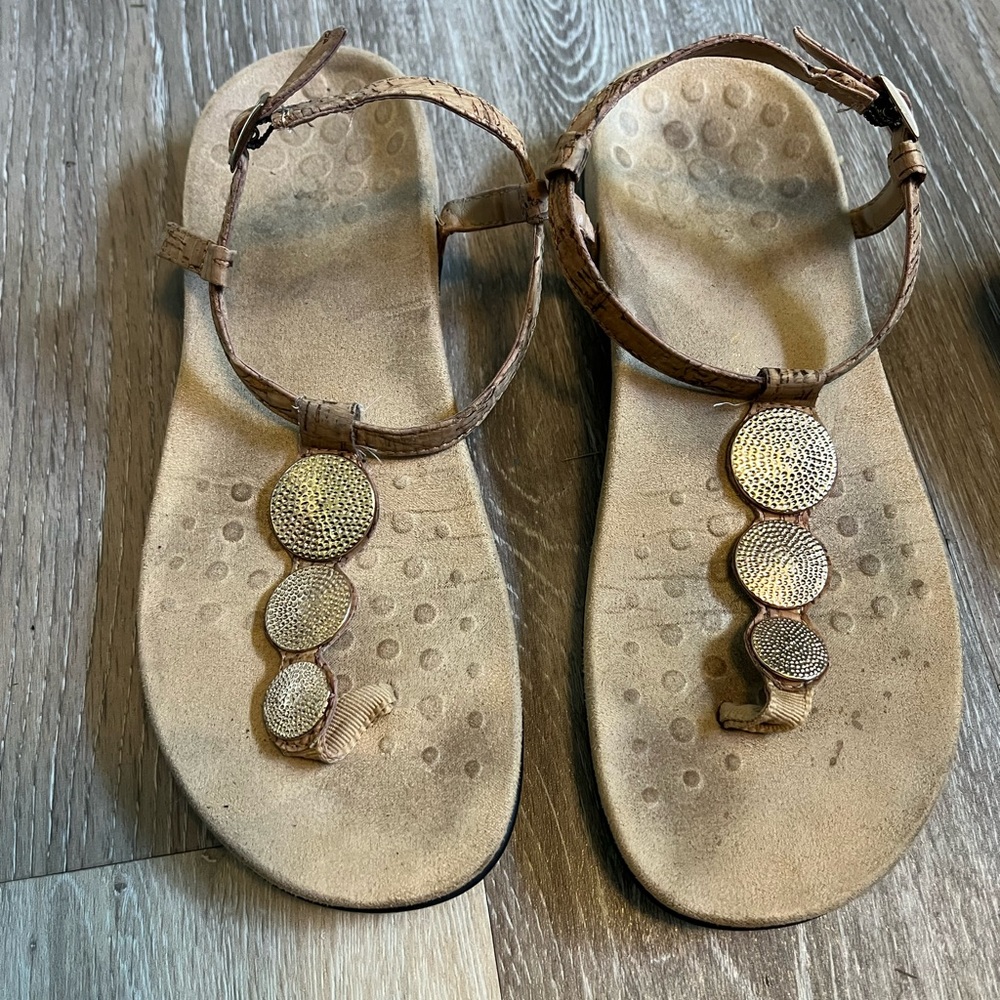 Vionic gold sandals